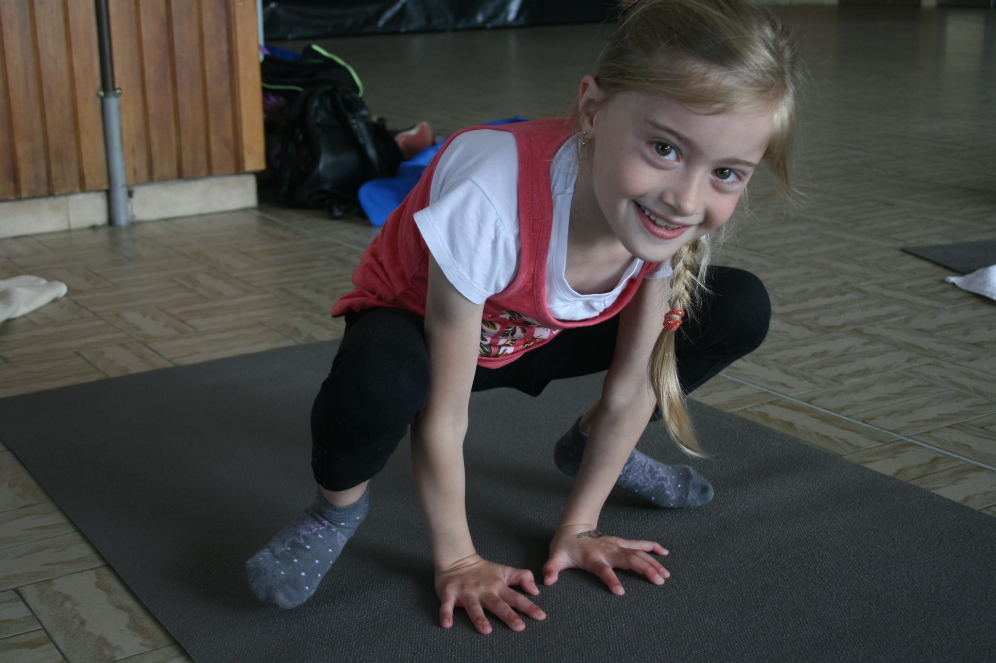 Atelier yoga parent-enfant, association Dhyana, Toulouse.